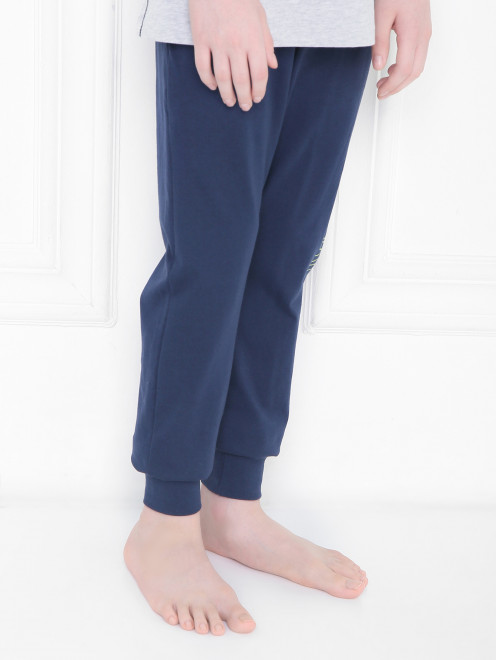 Трикотажные брюки с принтом Sanetta - МодельВерхНиз