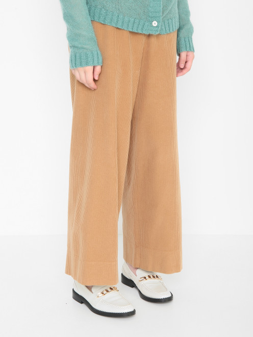 Широкие брюки из вельвета на резинке Il Gufo - МодельВерхНиз